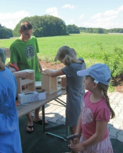Wir bauen ein Insektenhotel - Ferienprogramm 2011