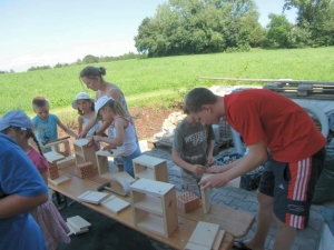 Wir bauen ein Insektenhotel - Ferienprogramm 2011