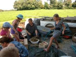Wir bauen ein Insektenhotel - Ferienprogramm 2011