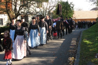 Jahrtag der Holzollinger Ortsvereine - Foto:Weidl