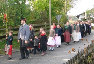Jahrtag der Holzollinger Ortsvereine - Foto:Weidl